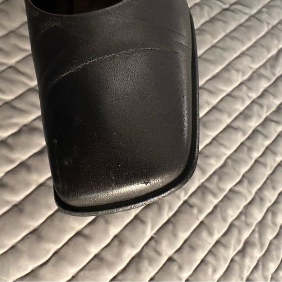 Proxy Spain square toe Heels. size 6.5. Grey metallic. Cut out circle‎ in heel. - Picture 12 of 12